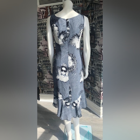 Moschino Summer dress. - Picture 4 of 5